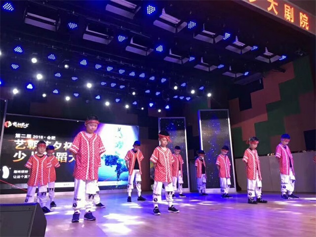 街舞比赛现场.jpeg